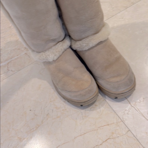 UGG Cozy Tan Shearling-Lined Women's Boots - Picture 8 of 13